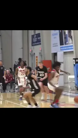 Ian a beast in hs #viral #blowthisup #basketball #ianjackson #hsbasketball #dunks 