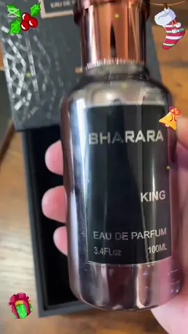 This actually smells amazing and the perfect Christmas gift! #christmas #christmasgift #tiktokshop 