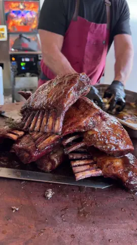 Last service of 2024 APL Barbecue x @ginrummybar Saturday & Sunday Dec 21th & 22nd 12:30 until sold out 822 Washington Blvd Venice, CA Rain or shine  Menu Rolled level 9 wagyu brisket  Oak & cherry wood smoked  Porcini stuffing, crispy chicken skin & burgundy truffle jus Salt baked crispy porchetta  Cherry wood smoked Fennel pollen, garlic & rosemary  Sweet and sticky pork ribs  Cherry wood smoked  Sweet & Sour BBQ sauce Aged 48oz Kentucky F1 wagyu tomahawk  Cherry & oak wood slow smoked  Charcoal finished Rosemary, Sage and Garlic  Colossal beef short ribs Oak and Cherry wood smoked  Garlic & savory salt finish Glazed Colorado rack of lamb Cherry & oak wood smoked  Honey, garlic, sage, black pepper  Pulled pork shoulder Oak and cherry wood smoked  Sweet and sour BBQ sauce Honey butter cornbread . . . . . . #bbq #barbeque #barbecue #FYPage