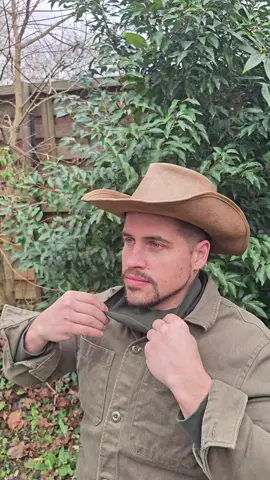 😎🐦🌿 #birdwatching #garden #nature #beautiful #peace 