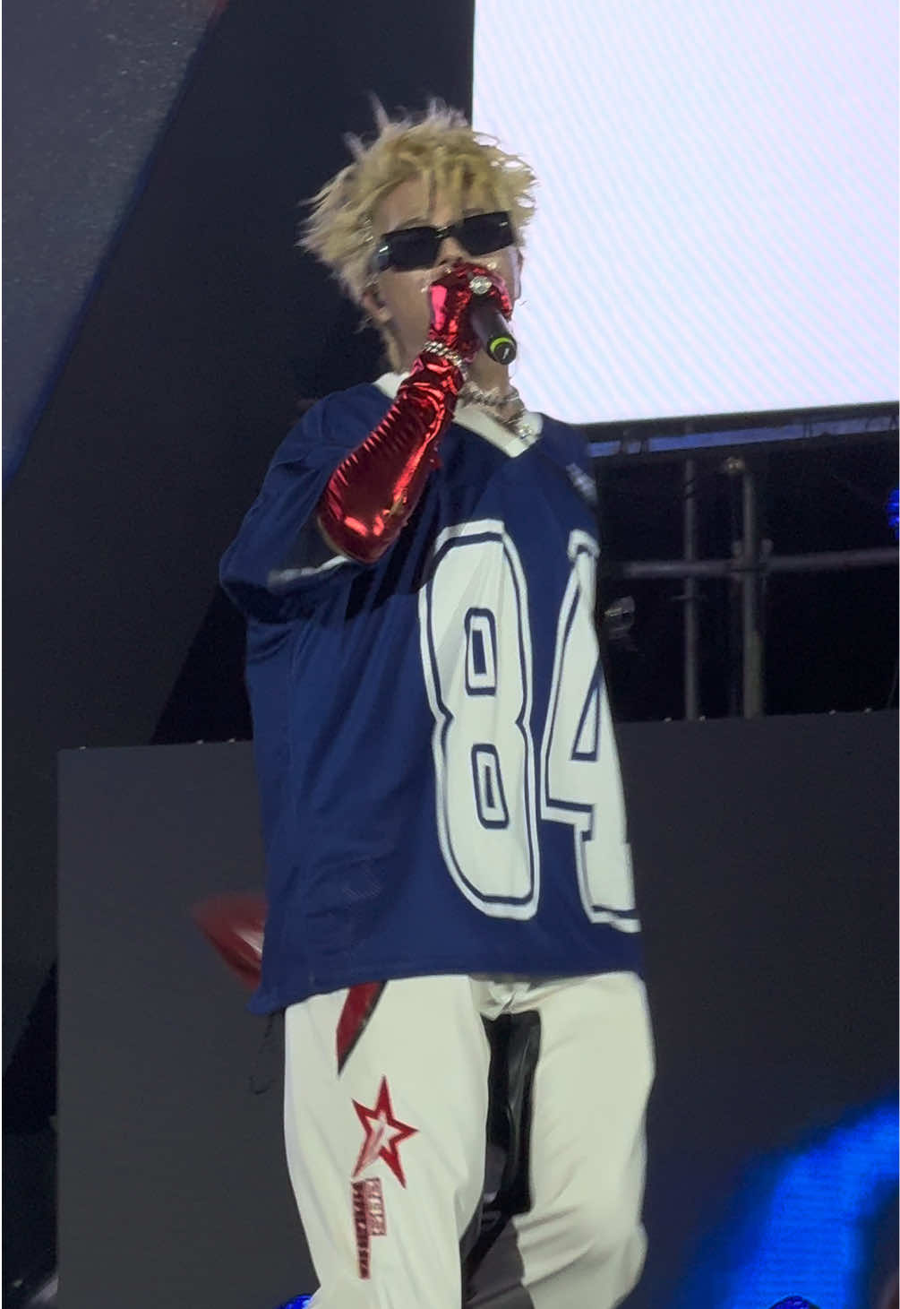 Thích cái cách anh ấy làm chủ sân khấu với visual đỉnh nóc kịch trần bay phất phớii cộng thêm quả giọng như thế làyy đây 🫵🏻 @RHYDER  #RHYDER #rhyderdgh #rhyderquanganh #hyundaifest 