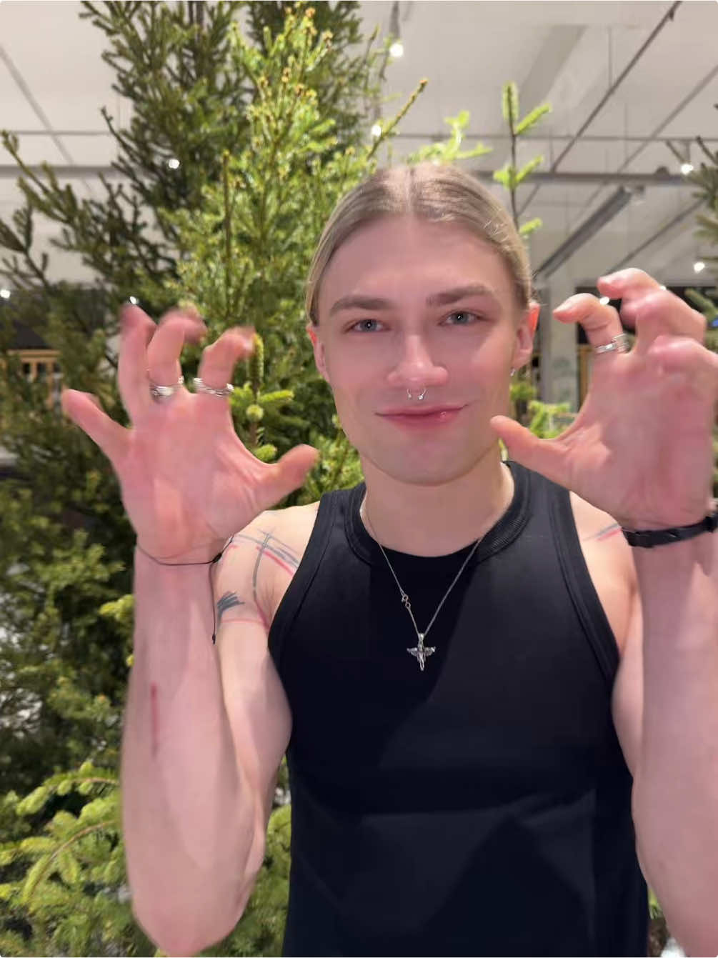 а что у вас на носу ? ааа, новыыый годд 😎🤙