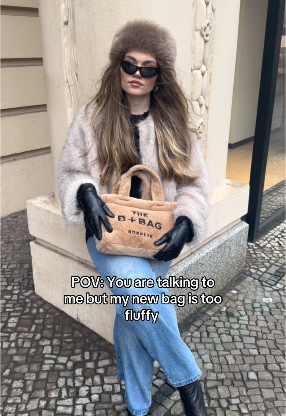 Love my mew bag🥰 #winteroutfit #fluffybags 