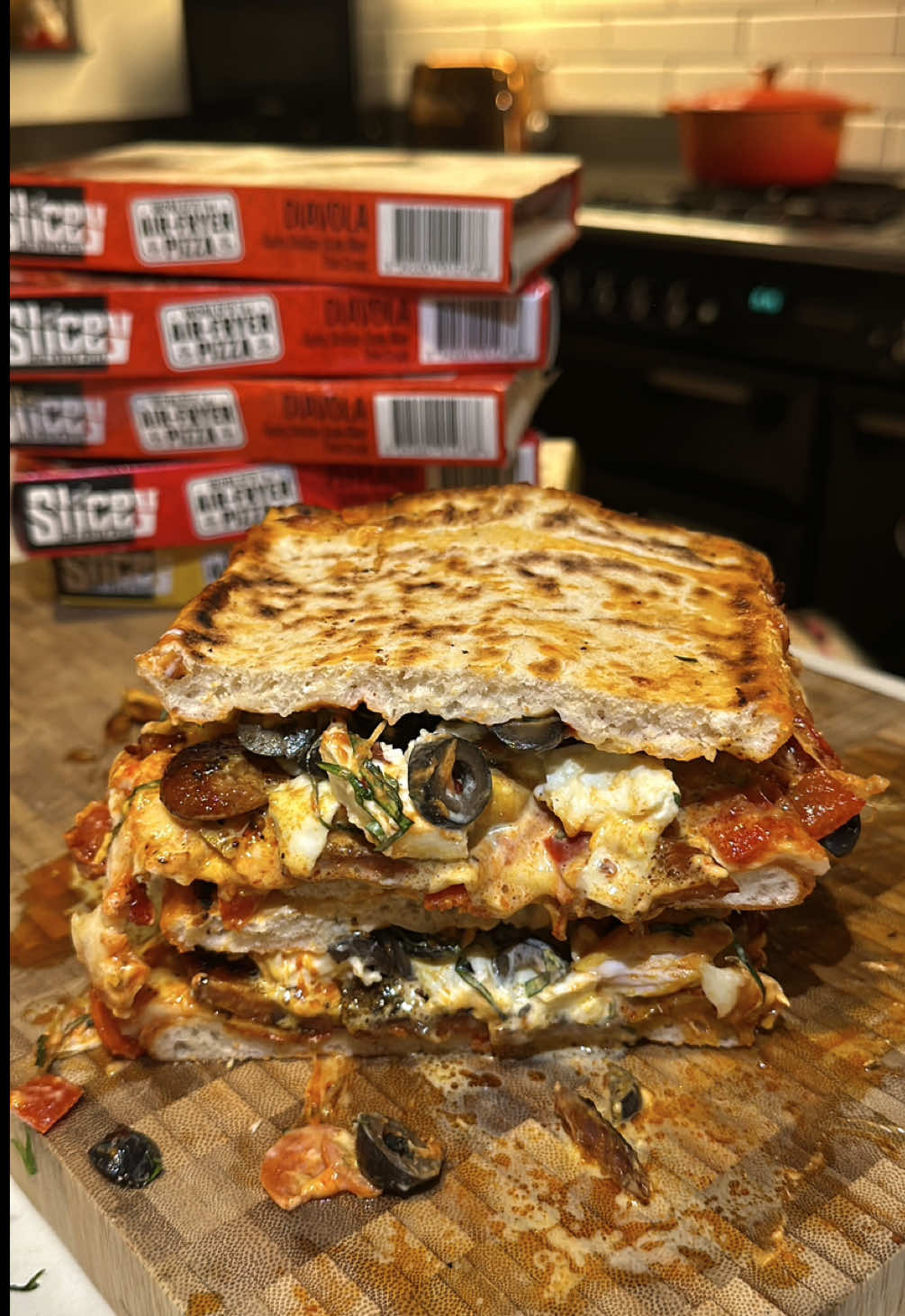#add | Spicy @sliceypizza Toastie @sliceypizza was too good the first time I had to make another sandwich but this time I used their Diavola Pizzas as the base then added: •⁠  ⁠Nduja mayo •⁠  ⁠Spicy chorizo & chicken •⁠  ⁠Burrata •⁠  ⁠Chilli flakes •⁠  ⁠Chilli oil •⁠  ⁠Black olives •⁠  Fresh basil Slicey sourdough bases are double fermented in Italy and stone baked so they lend themselves to staying extremely crispy. Ready in just 8 minutes in the air fryer, available in select Tesco, SuperValu and EuroSpar stores nationwide.  Slicey have 3 great flavours including Margarita, Pepperoni and Diavola - you’d be mad not to get in and grab yourself a few Slicey’s to have ready over the holidays 🤝