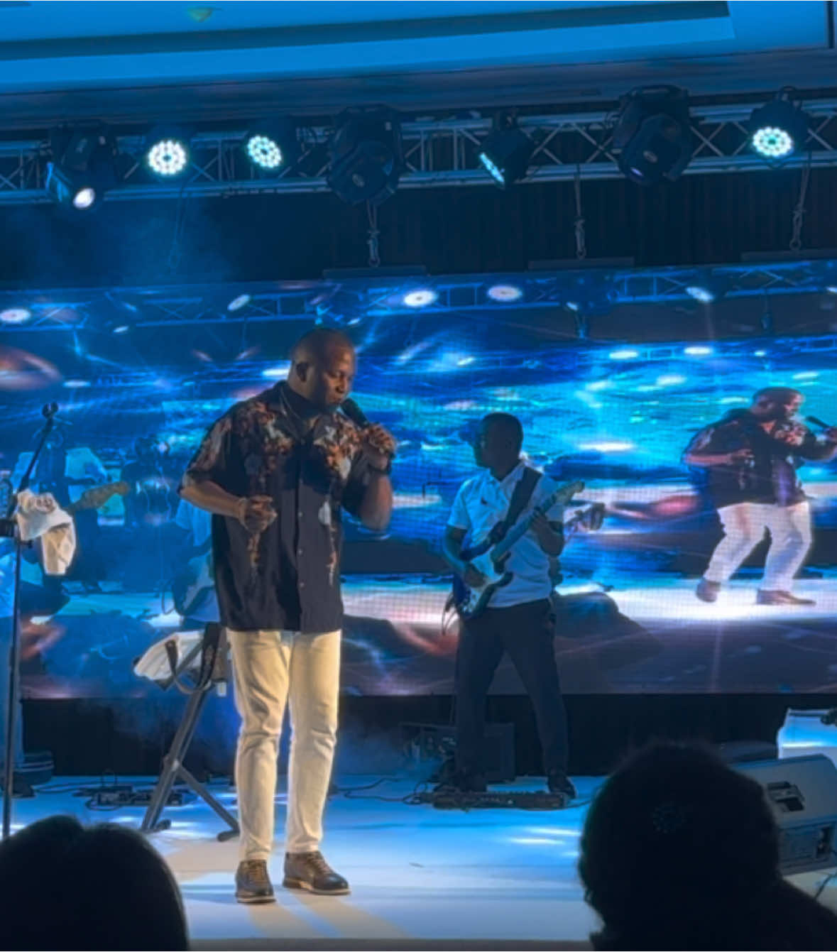 Livongh 🔥  Show ao vivo  com banda. 