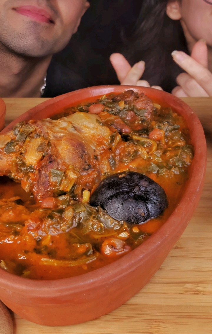 ASMR eating sounds #اكل #dhuhasmr #يوميات_جائع #موكبانغ #asmr 