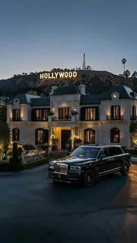 Where dreams meet design—this Hollywood mansion redefines luxury living. 🌟 A masterpiece of modern elegance, crafted for those who dare to live bold.