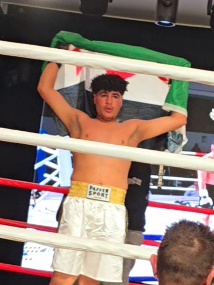 رفع علم الثورة في جميع المحافل واجب على الجميع @﮼قرعاني📿🐺 @الكابتن أحمد السوري @Basel Raslan @ابو الملاهيد #ديرالزور_الرقه_الحسكة_حلب_منبج #ديرالزور#ديرالزور#CapCut #LIVE #สโลว์สมูท #بوكسنغ🥊🦅 #boxing #ضربة_قاضية🤛🏻 #الرقة_دير_الزور_الفرات_الحسكة #ديرالزور 