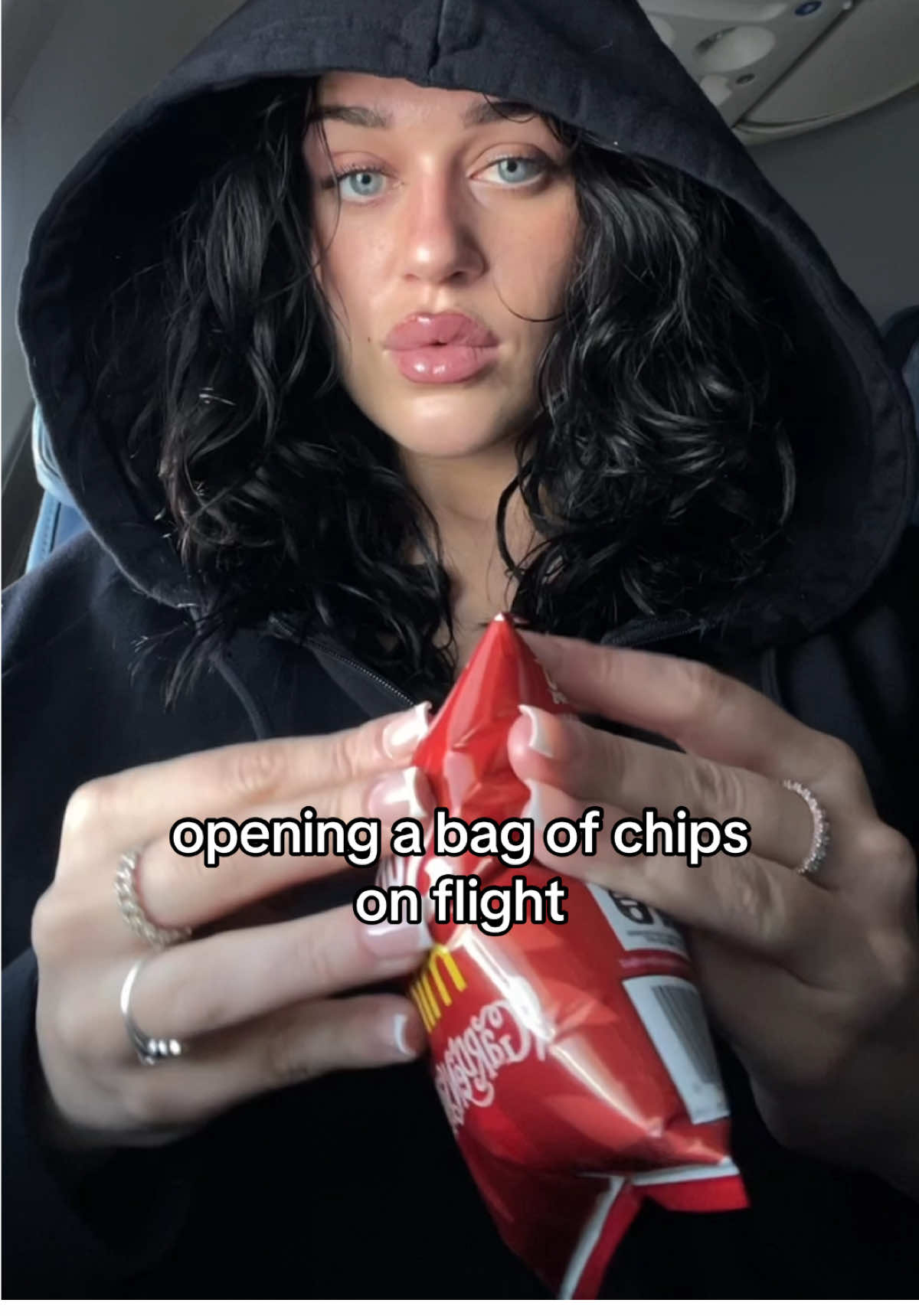 love my ultra tiny pressurized bag of sun chips everytime tho @delta ♥️