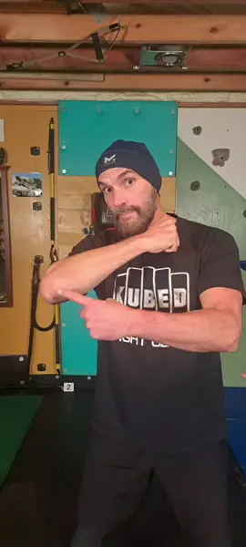 Elbows as a weapon of self  defense. #Fitness #selfdefense  #combativeskills  #fightingskills  #solodrills #mma #UFC #streetcombativeskills #defenseforwomen #closeupfighting #confidenceboost   #streetfighting 