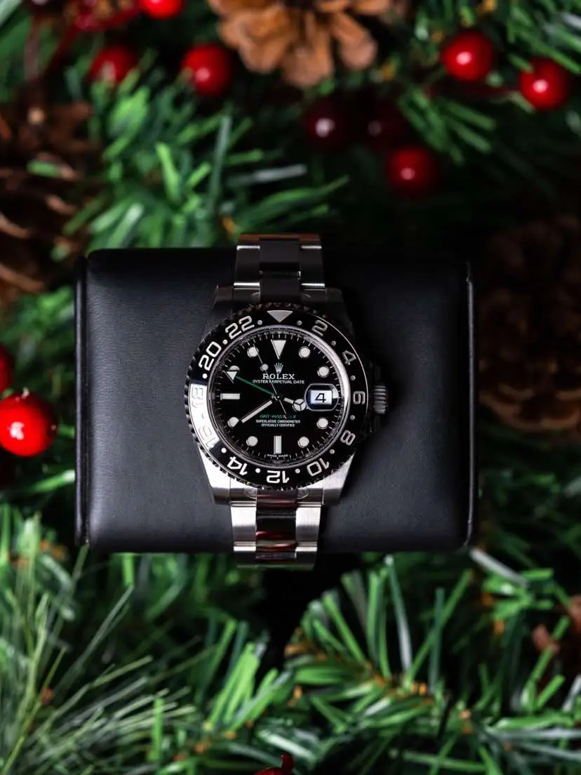 The GMT-Master II with the sleek black dial. A beautiful example of Rolex #gmtmaster2 #rolex #watches #dreamwatch #fyp #thewatchroom 