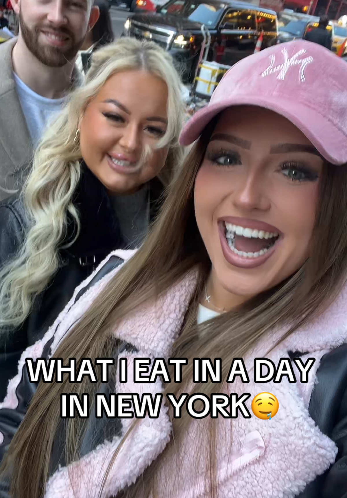 What I eat in a day in NEW YORK🚕🤤 but @Charly Anne C does the voiceover🫶🏼 @Lea Charlotte x @Corys World #Fyp #NewYork #Wieiad 