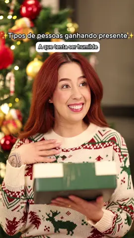 Quem é você recebendo presente de Natal? 😂 Sempre tem um presente Natura que combina com cada pessoa especial da sua lista (ou com você mesmo, vai!). Coleção Natura Una Brilho e Coleção Natura Ekos Encontros com a Amazônia. Garanta o presente perfeito @Natura Brasil ! Você encontra Natura com uma consultora pertinho de você, na loja, ou no site natura.com.br #NatalNatura *publi