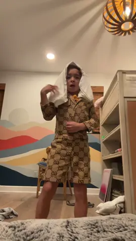Gorge O Licious! 🤣🕺🏻