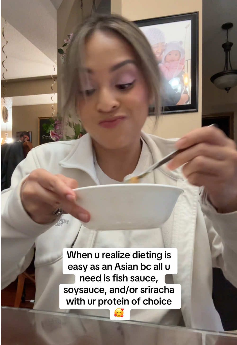 Dont come at me for eating with a fork bc it was easier to smash up my salmon with it 🤪 #dieting #asian #food #highprotein 