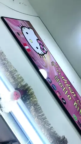 hoy me encontré en la tiendita fashion store hello Kitty venden prendas súper hermosas @Fashion Store Hello Kitty  chica por si acaso yo soy morena no sé se puso un filtro ahí y no lo puedo quitar  #repartocubano🇨🇺 #parati #virał #greenscreen 