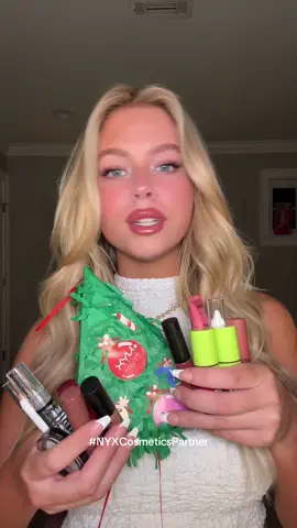 SHAKING THINGS UP thus Christmas w @NYX Professional Makeup Home Alone Makeup Surprise Piñata © 20th Century Studios. All Rights Reserved #NYXCosmeticsPartner  #makeupsurprise #girlonthego #giftideas #giftinspo #makeupinspo 