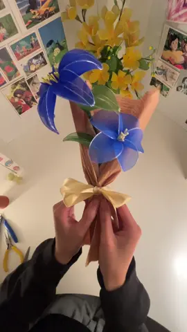handmade wire flowers + brown & newspaper wrapping  = i love 🥹❤️  this video i am wrapping the flowers i made in my previous post  i am not a pro floral wrapper ✊😞 srry but i will master the skill trust  #flowers #DIY #gift #handmadegifts #foryoupage #fyp #bouquet #craft #christmasgiftideas 