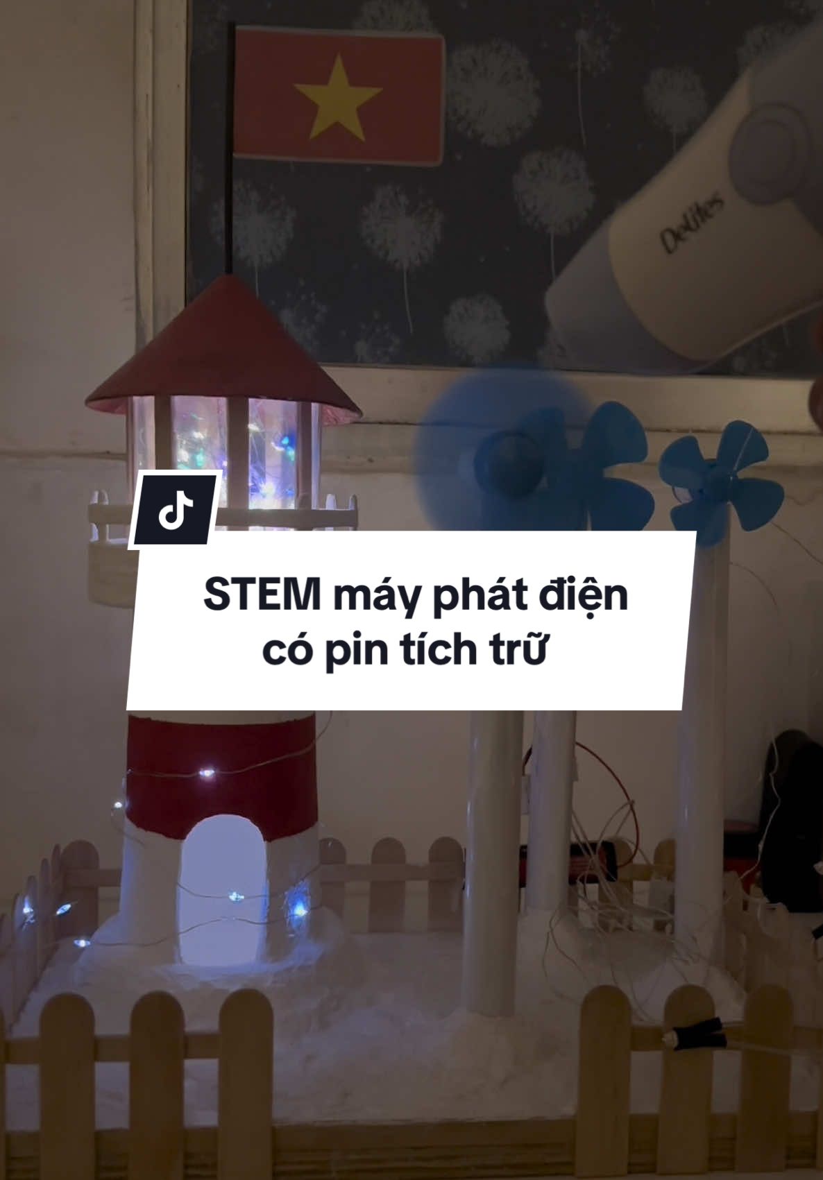 STEM_Máy phát điện từ năng lượng gió có pin tích trữ điện #stem #DIY  #mayphatdien #hoangngan89 