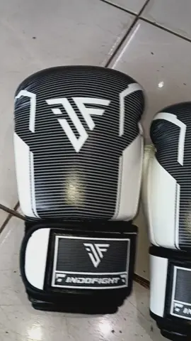 Sarung Tinju Indofight 🥊 #sepatuboxing #headguard #gumshield #sarungtinju #taekwondo #karate #silat #saunasuit #sauna #jaket #jaketdiet #diet #bakarkalori #celanamuaythai #muaythai #muaythaigear #boxing #boxing🥊 #boxinggear #mma #mmagear #celanamma #boxinggloves #gloves #fightgear #combatsports #combatsport  #celanaboxing #fighter #fight #hookfightgear #indofight #fyp #fypシ #fypシ゚viral #fypage #fypp #fyy #fypdong #fyppp #fyppppppppppppppppppppppp #wibgajian 