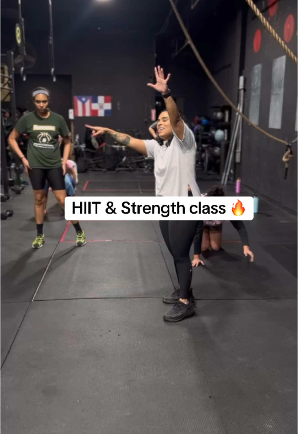 Come workout with me! $7 dollar class all women 🔥🔥🔥  Today waa juat amazing! I love to see the same faces and also the new ones! Thank you ladies  #hiit #gymmotivation #creatorsearchinsights #Fitness #bronx #women #latina #hiitworkout 