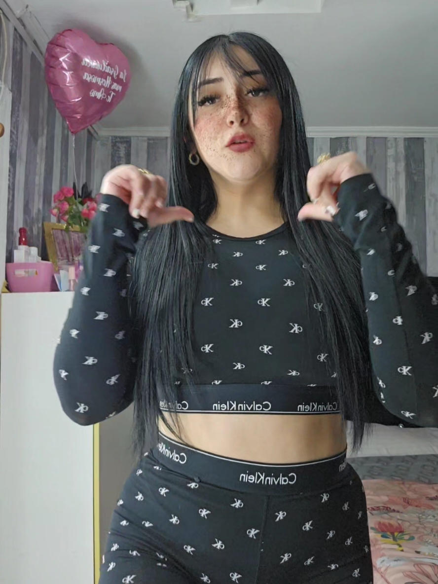 IG : flo.miiamii 🇺🇸✈️ #fypp #chile #paratiiiiiiiiiiiiiiiiiiiiiiiiiiiiiii #fyp #girls #viral_video #paratiktok #calvinklein #fashionnova #top #miami #usa_tiktok #pelinegra 