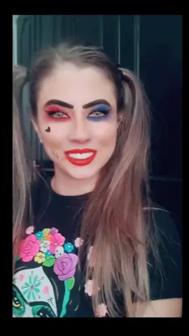 Que dicen? Que mate a todos y escape #harleyquiin #escuadronsuisida #halloweenmakeup #maquillaje 