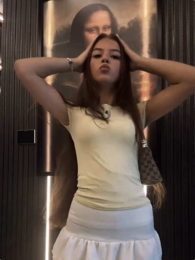 @𝐙𝐀𝐇𝐈𝐃𝐄 #cigsre #fashion #zahidefashion 