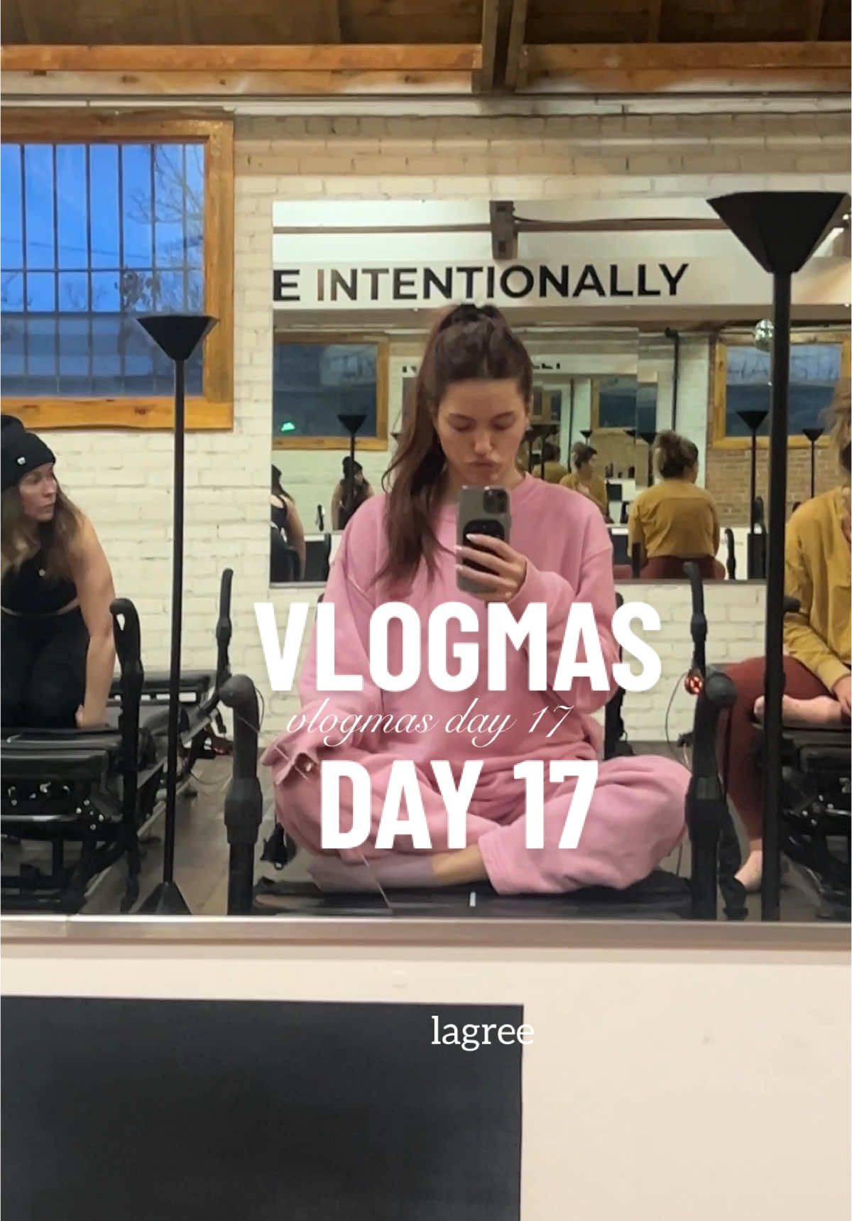 vlogmas day 17 ❄️☃️ woke up early, did my skincare, went to lagree, woke up boone, made breakfast, went to yoga with my mom, sauna, shower, bam good day <33  #Vlogmas #healthymorningroutine #lagree #momanddaughter #sauna 