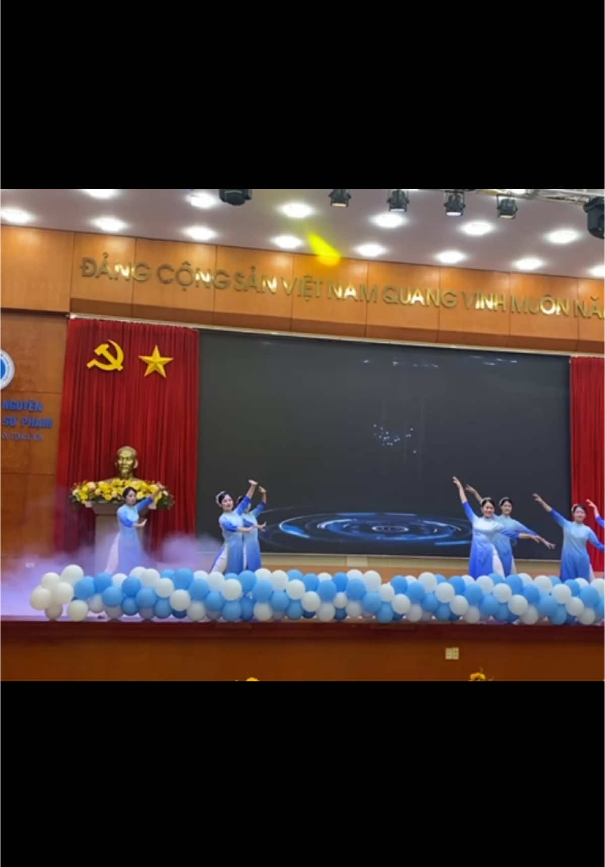 Vươn xa thanh niên 💪🏻🇻🇳 #xh #tiktokindia #thanhnien #vietnam #sinhvien #mamnon #múa 