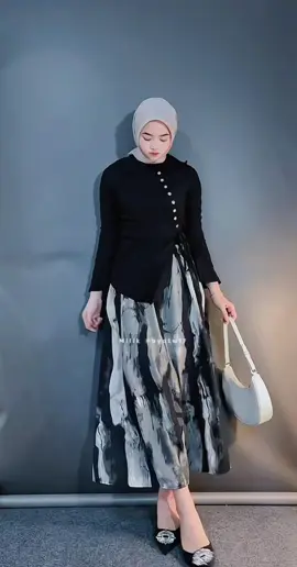 One set cakep banget by @25oclock.shop #oneset #OOTD #ootdhijab 