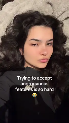 I think im more on the fem side of androgynous features but i would KILL to have a hyperfeminine face 😭 #fyp #relatable #fashion #foryou #filter 