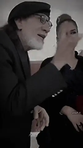 # الاسمر طلعت چكليت يمه شحلاته #شعر#حب #شعراء_وذواقين_الشعر_الشعبي🎸 #اشعاروقصايد #قصايد_مشاري_العتيبي #fyp 