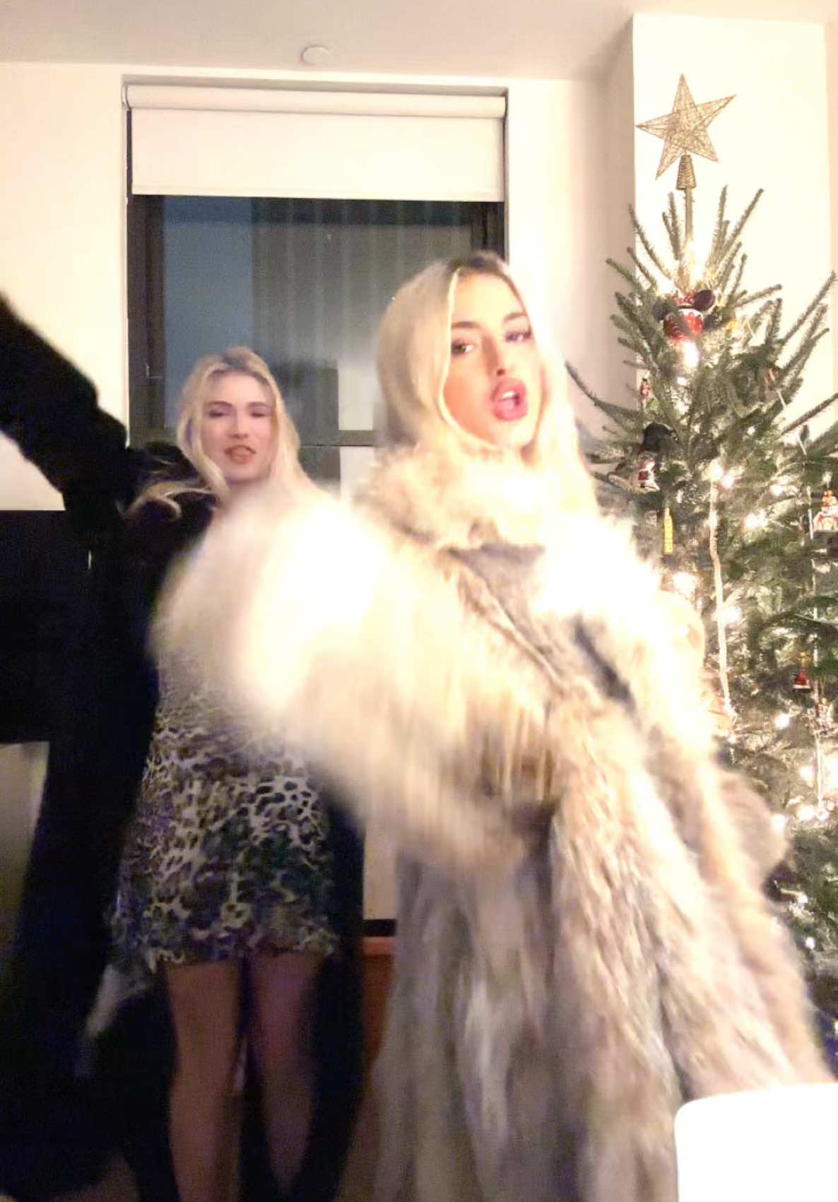 @Sarah Jane My babygggirl