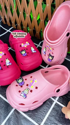 Sendal baim karakter labubu, cakep banget harga murce juga 🤩 #fyp #fypage #sendal #viral #wibgajian #xyzabc #sendalwanita #sendalanak 