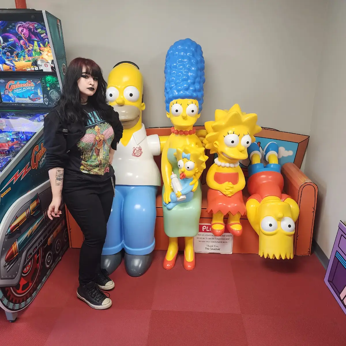 went outside ✨️seen cool statues at cool store 