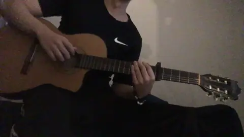 Besame mucho (cover) #besamemucho #amor #cover #guitarra #guitarraacustica #acustico #besame #compartir #dedicar #amor 