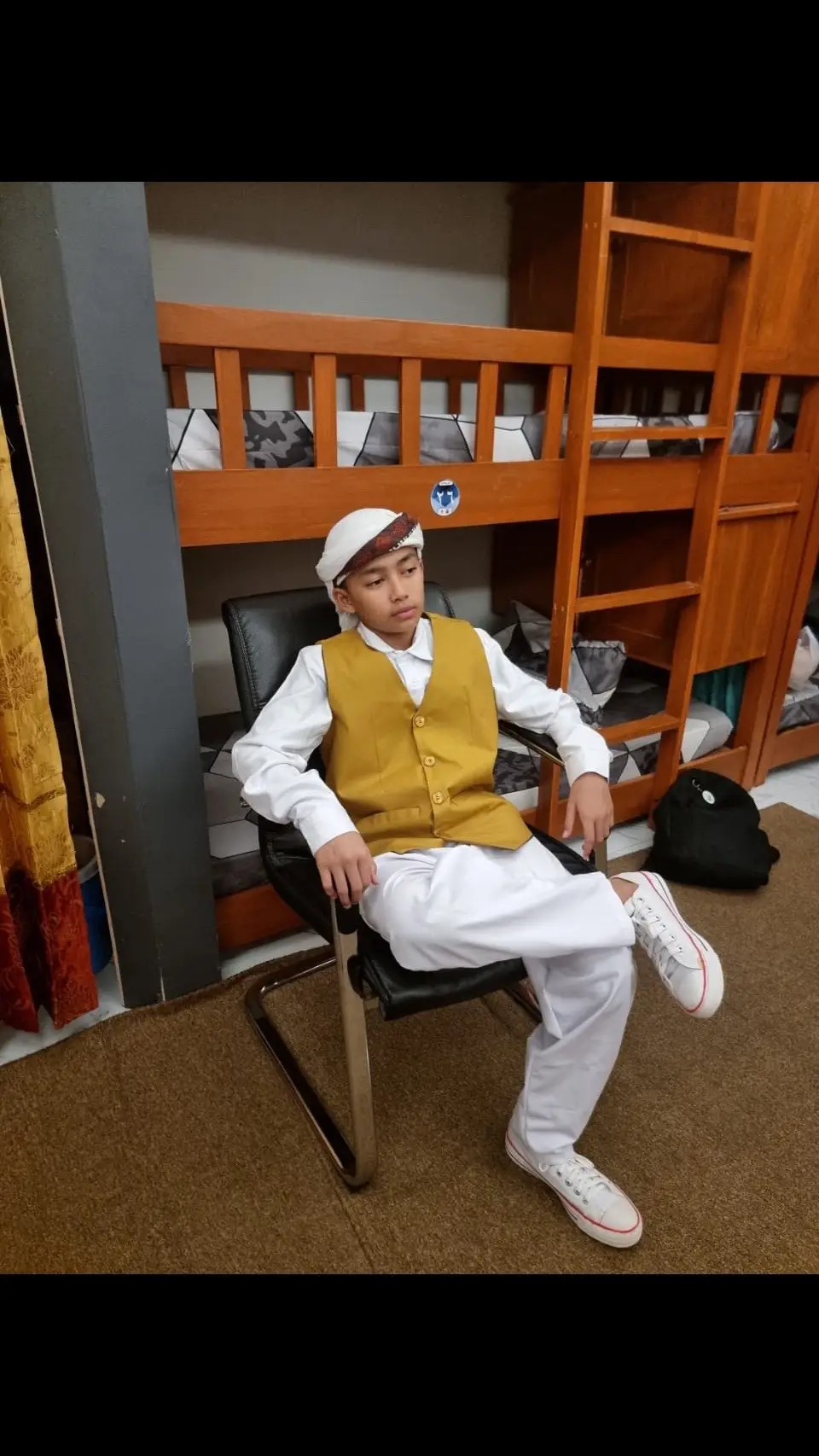 I may be a spiteful older sister to my little brother, but I'll be the number-one defender and the first guard to my brother when they get hurt and hurt  Sehat-sehat dipondoknya yaa de🥹🥰🫶🏼 #dalwa #dalwabaalawi #hibbunnabi #santrikeren #wafiq #jakarta 