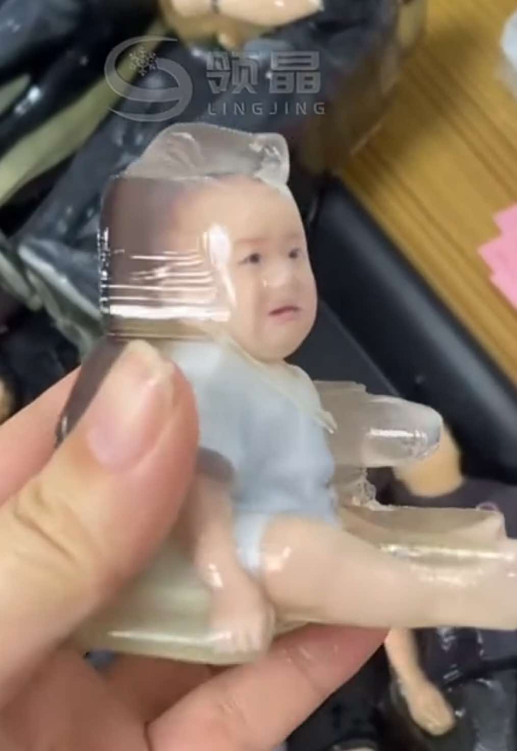 First birthday, mini custom figurine, the best gift for baby! #ljmachine #gift #3d #photobooth #eventdecor #memories #animation #3dscanning #3dscan #3dresin #figurine #birthday #baby #fyp #fypシ #resinprinter #giftideas #minime #cry #3dprinting 