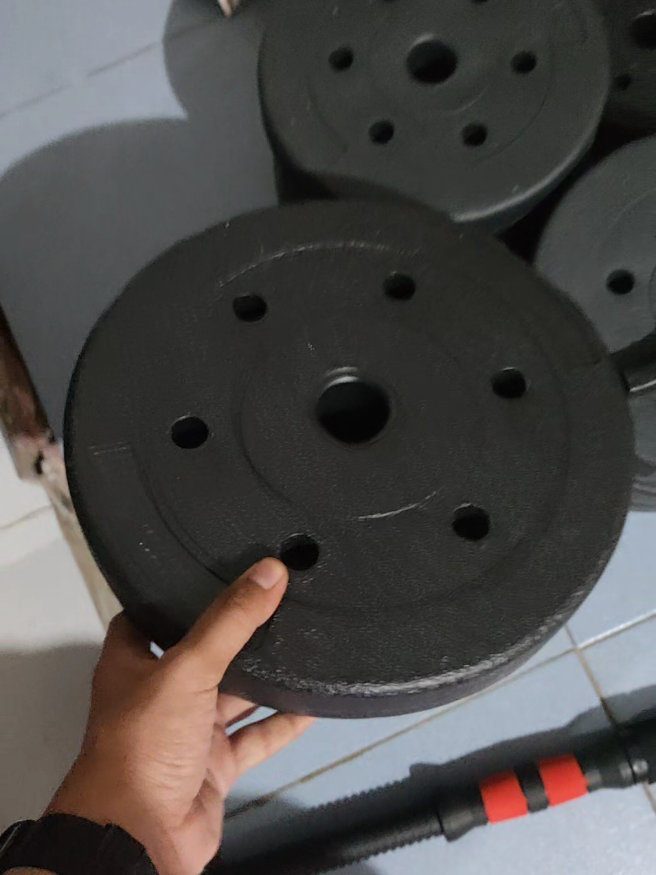 need to add more weights in your workout here's the perfect plates for your home workout routine check out the yellow basket 👇 #fyp #homegym #gym #dumbbellplates #barbellplates #weightplates #plates #gymplates 