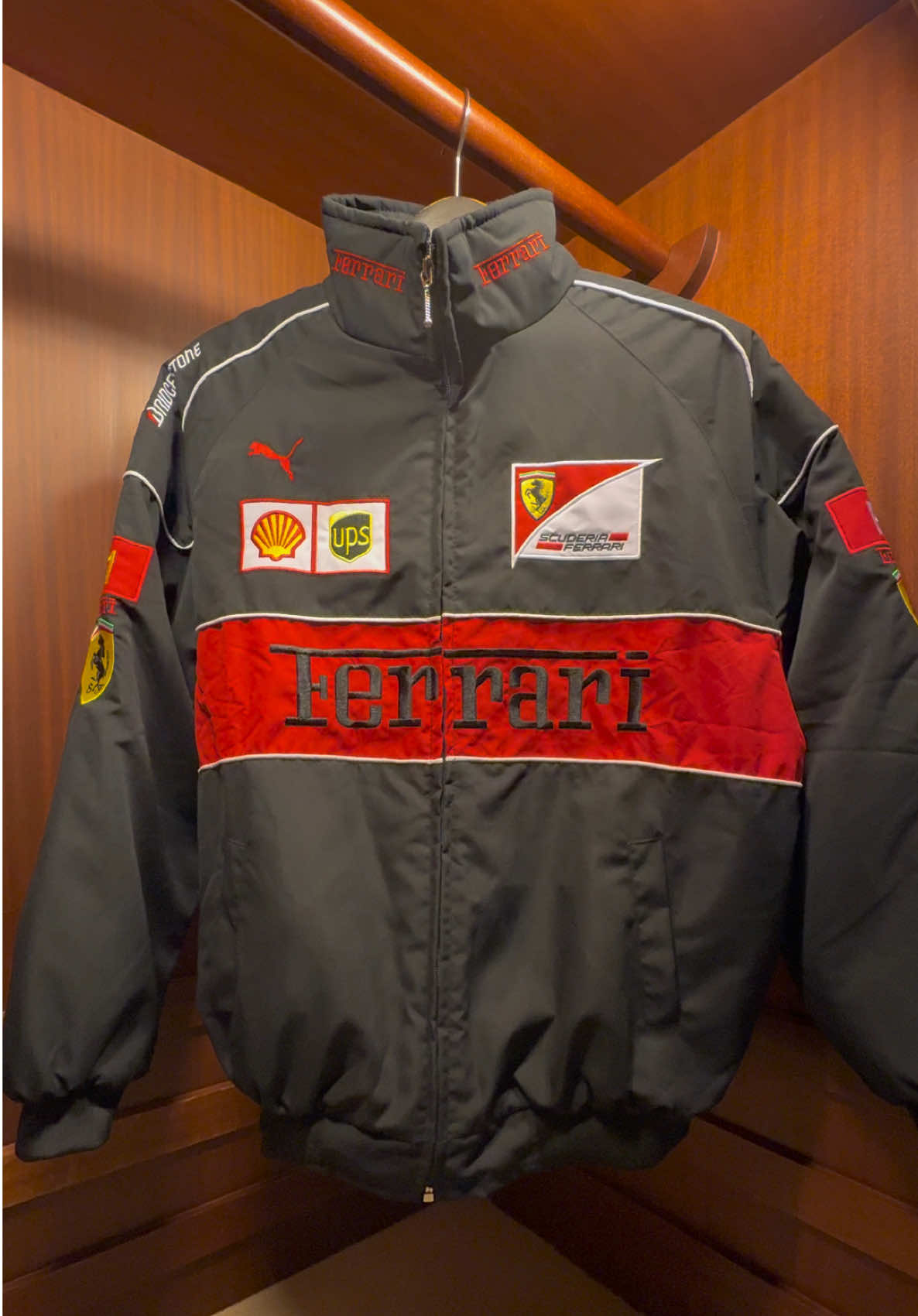 🏎️ #f1jacket #ferrarijacket 