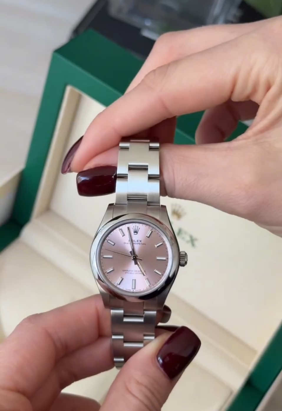 Stupisci la tua lei…💝🎁🎄 #watches #watch #fanpage #rolex #oysterperpetual #oysterlady #asmr #natale 