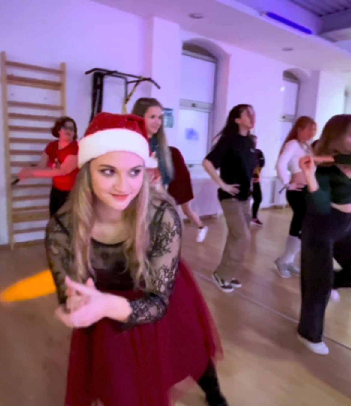 🎄🎉❤️ #sopron #aforce1 #christmas #dance #hiphop #ohsanta #santa #christmasdance  @Aforce1🔥  @vanessa 