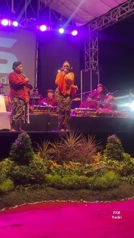 APT ala ala niken 😂👍 @nikensalindry♡  #nikensalindry #nikensalindryterbaru #nikensalindryreall #fansnikensalindry #nikenlaguthailand #nikensalindry #nikensentertainment  #mayangkaranikensalindry #salindry #dimasnikensalindry  #fypシ #viralvideo #viral #fyppppppppppppppppppppppp  #fyp