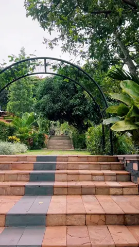 I have always ignored @Goers UG but l was surprised on how beautiful this place is and the service is great. #sarahjan992 #foryou #resturant #trendingvideo #garden #tiktok #fyp #kampala_tiktokers #coffeetiktok 