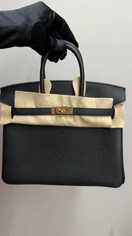 No more waiting list! Get your dream bag with us.  #hermesdubai #hermesreseller #hermesbuyer #personalshopperdubai #luxuryconcierge #luxurydubai #hermesbirkin #hermesbag #hermeskelly #dubaipersonalshopper #биркин #дубай #баердубай #birkin25 