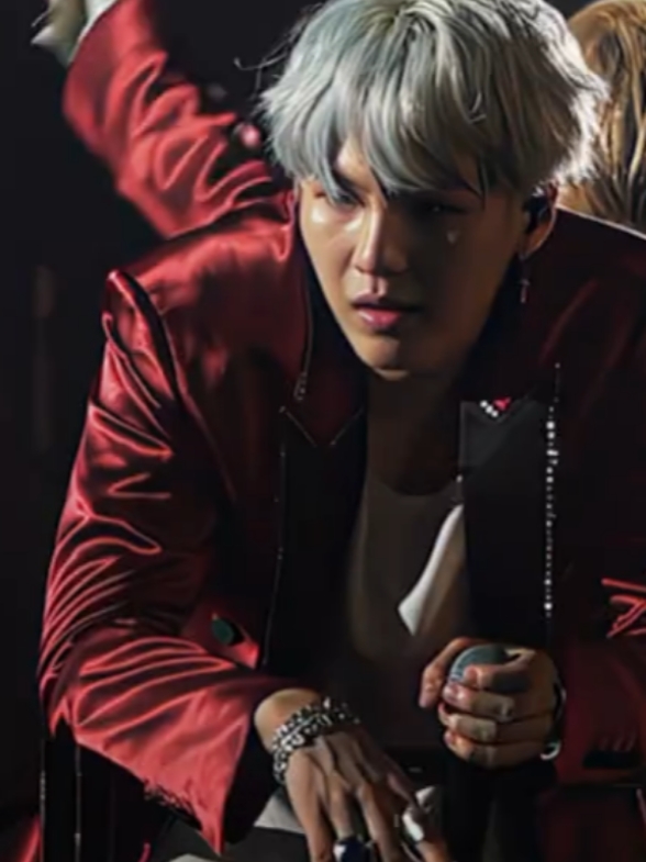 My husband so sexy 🥵🥵🔥🔥 #minyoongi #yoongi #suga #agustd #sugabts #bts #army #armybts #armyforever #armyindonesia🇮🇩 #armylovers #armyxbts 