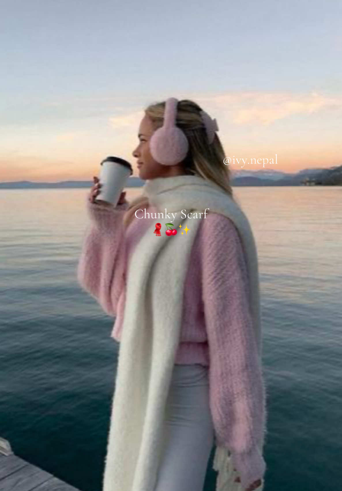 Chunky scarf available now!  #fyp #fypシ゚ #fypage #unfrezzmyaccount #chunkyscarf #chunkyscarfs #wintermusthave