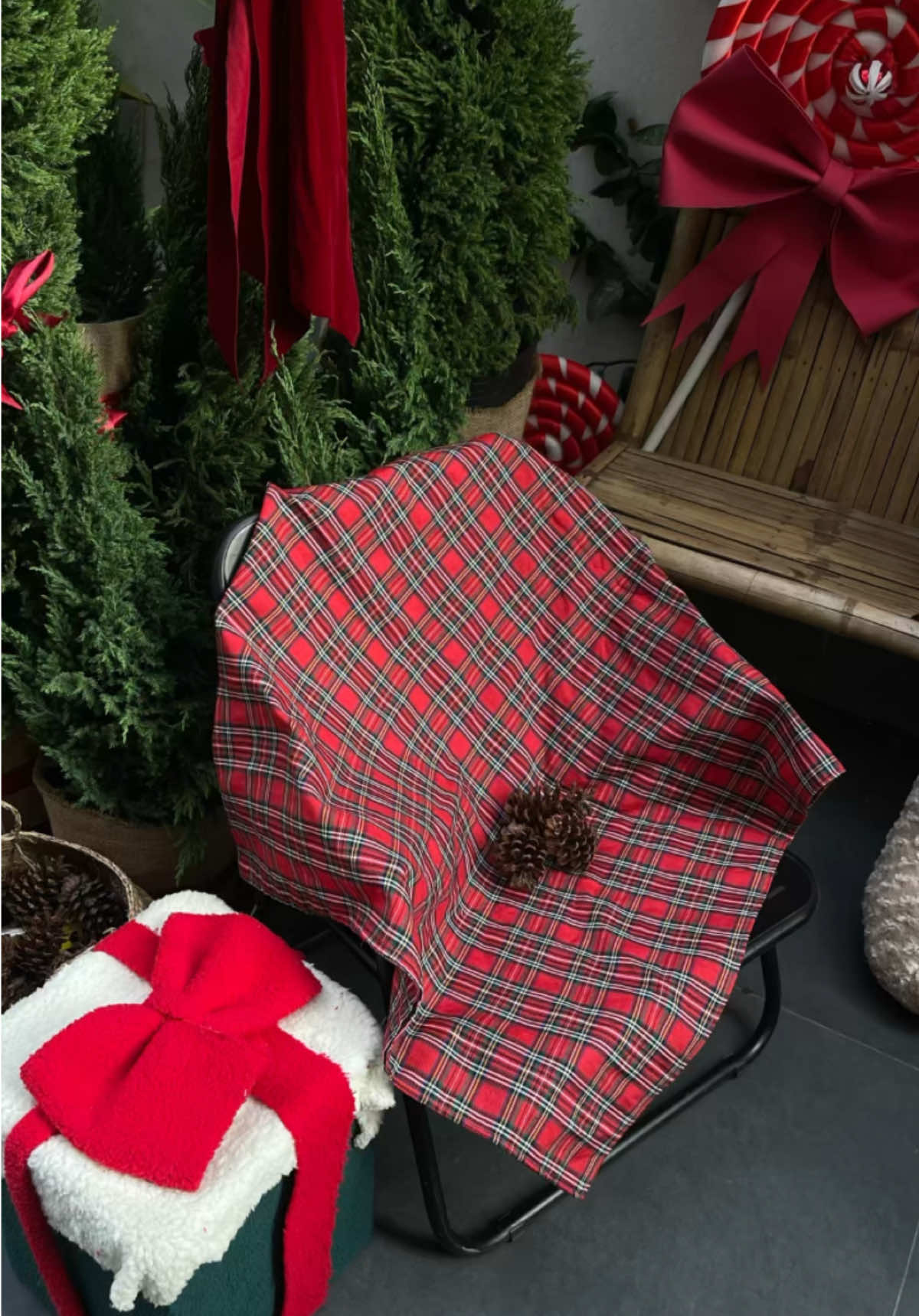 Chưa đến 1 tuần nữa là Giáng sinh rồi các bác ơi nhanh quá! #nhachuongshop #decor #trangtrinoel #decaltrangtri #trangtrinoel #trangtrigiangsinh 