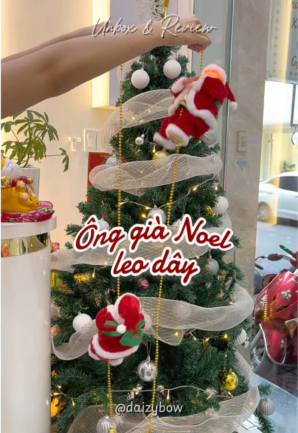 Unboxing Ông già Noel leo dây dí tui nha #CapCut #unboxing #review #xuhuong #daizybow #fyp #noel #onggianoel #onggianoelleoday 